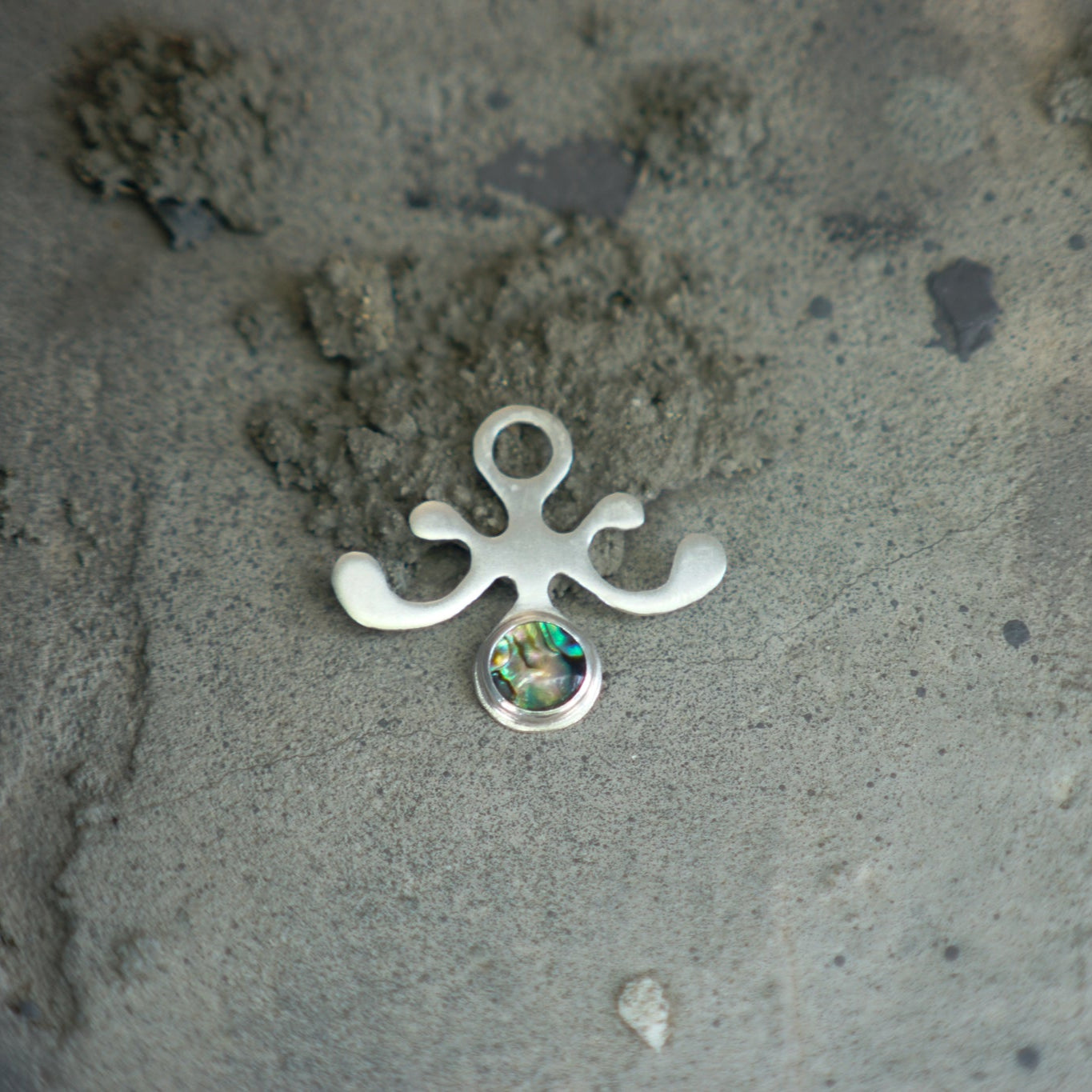 gloop pendant